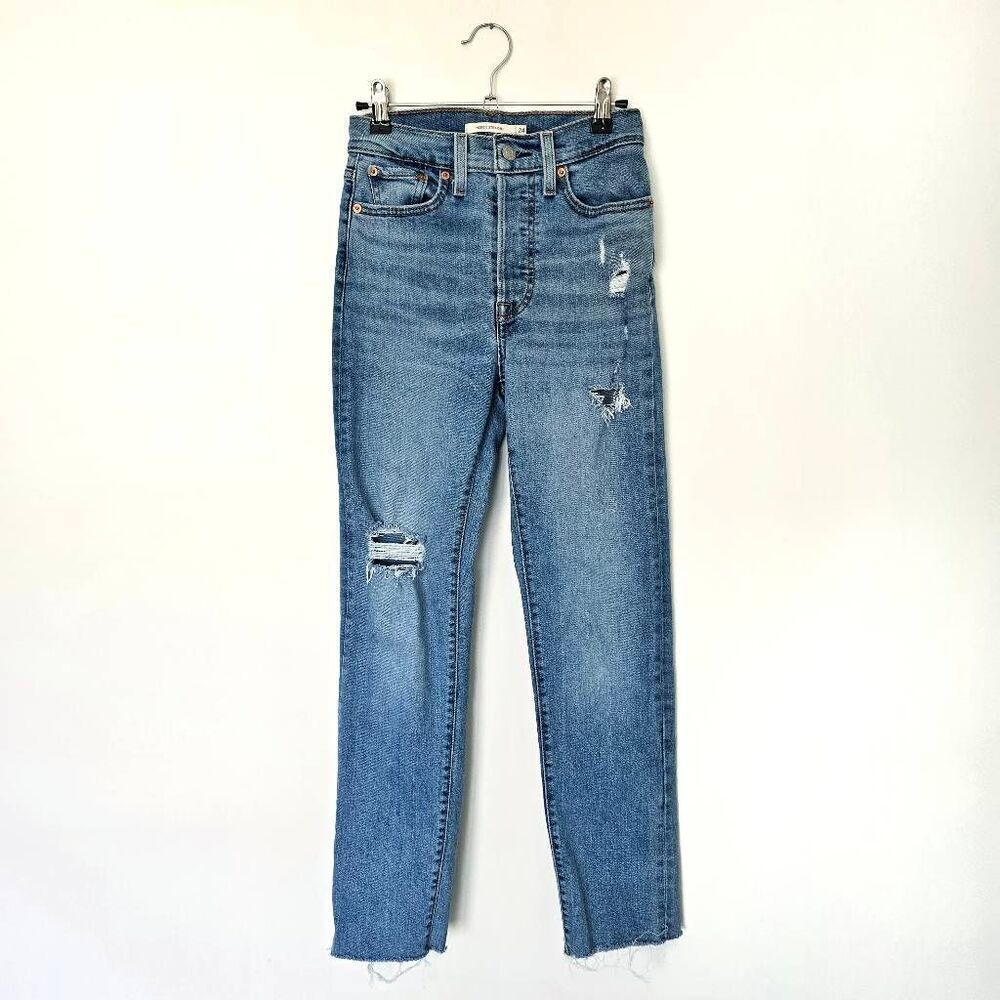 Levi's Jeans Womens 24 Blue Denim Medium Wash Distressed Stretch Wedgie Straight